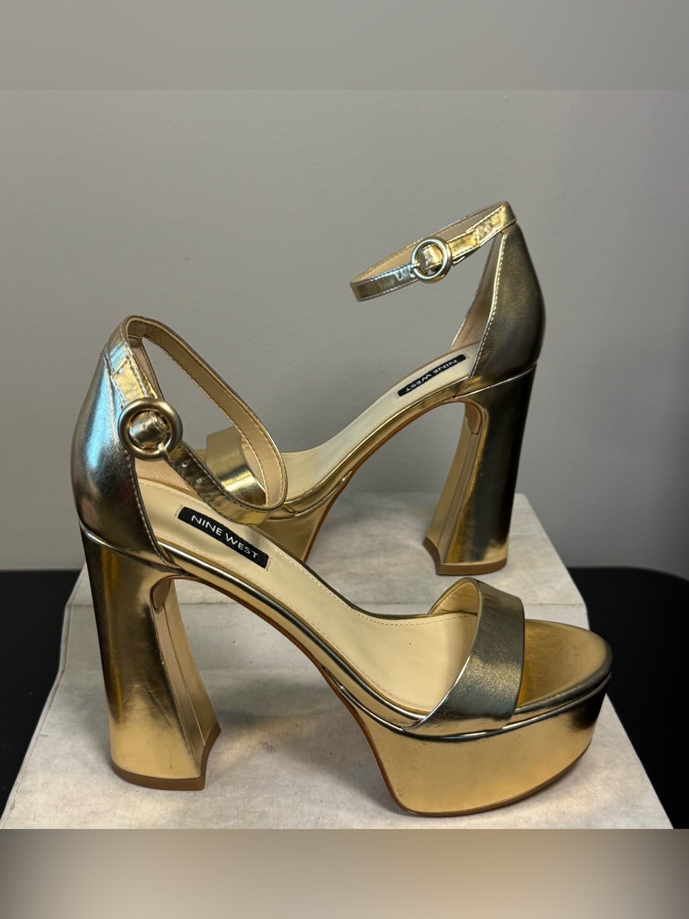 Nine West Gold Metallic Platform Sandals, size 7.5, NWOT